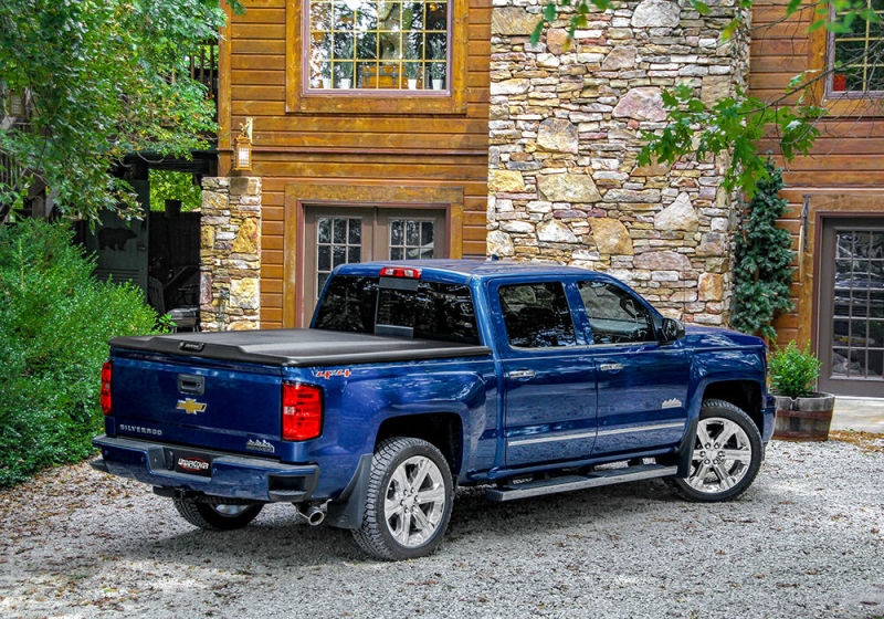 UnderCover 14-18 Chevy Silverado 1500 (19 Legacy) 5.8ft Elite Bed Cover - Black Textured