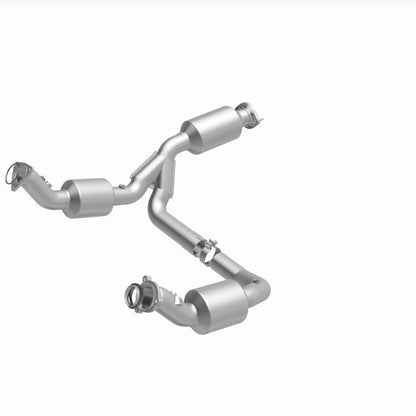 MagnaFlow 2021 Chevrolet Express 2500 4.3L Underbody Direct-Fit Catalytic Converter