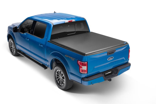 Lund 21-23 Ford F-150 (5.5ft. Bed) Hard Fold Tonneau Cover - Black