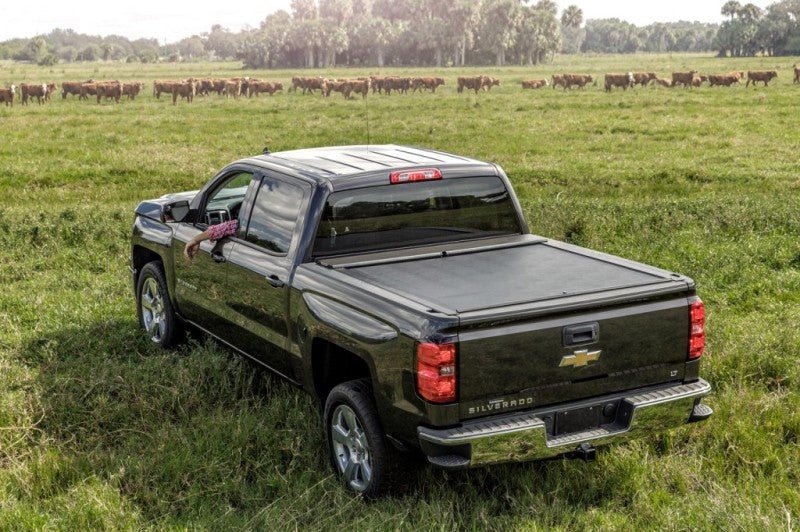 Roll-N-Lock 07-13 Chevy Silverado/Sierra 1500 XSB 67-3/4in M-Series Retractable Tonneau Cover