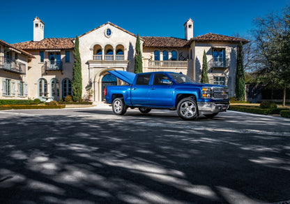 UnderCover 16-18 Chevy Silverado 1500 (19 Legacy) 6.5ft Elite LX Bed Cover - Pull Me Over Red