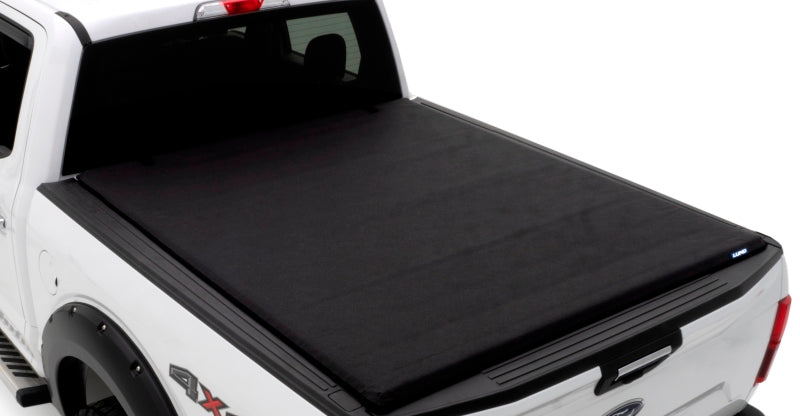 Lund 19-23 Chevrolet Silverado 1500 6.5ft Bed Genesis Roll Up Tonneau - Black