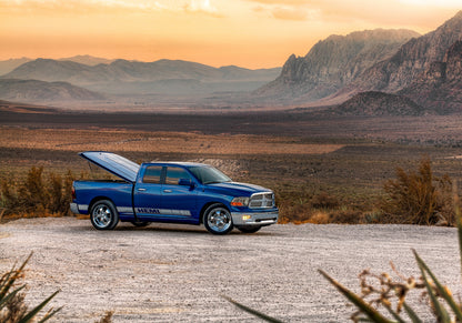 UnderCover 15-18 Chevy Silverado 1500 (19 Legacy) 5.8ft Lux Bed Cover - Deep Ocean Blue