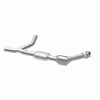 MagnaFlow Direct Fit Catalytic Converter 00-04 Ford E150 4.6L Passenger Side