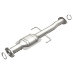 MagnaFlow Direct Fit Catalytic Converter 01-04 Toyota Tacoma 2.4L Rear