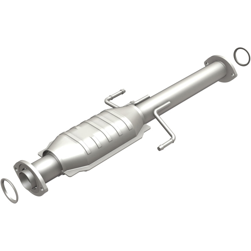 MagnaFlow Direct Fit Catalytic Converter 01-04 Toyota Tacoma 3.4L Rear
