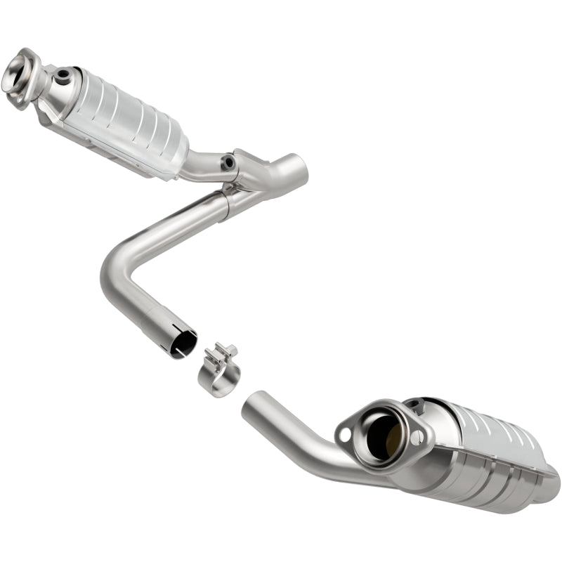 MagnaFlow Direct Fit Catalytic Converter 05-07 Dodge Durango 3.7L/4.7L