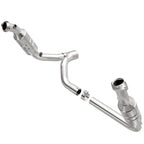 MagnaFlow Direct Fit Catalytic Converter 2006 Dodge RAM 1500 Pickup 5.7L Solid Front Axle