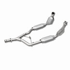 MagnaFlow Direct Fit Catalytic Converter 96-98 Ford Mustang 3.8L