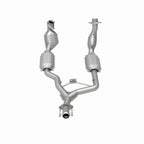 MagnaFlow Direct Fit Catalytic Converter 96-98 Ford Mustang 3.8L