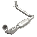 MagnaFlow Direct Fit Catalytic Converter 97-98 Ford Trucks 5.4L
