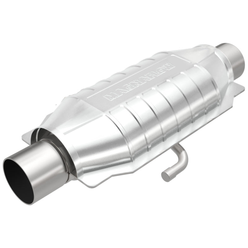 MagnaFlow Universal Catalytic Converter 2.25in Inlet/Outlet Center/Center Oval Rear (California)