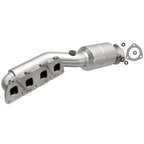 MagnaFlow Direct Fit Catalytic Converter 02-04 Volkswagen Passat 4.0L