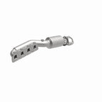 MagnaFlow Direct Fit Catalytic Converter 02-04 Volkswagen Passat 4.0L