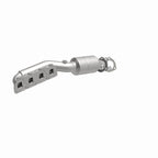 MagnaFlow Direct Fit Catalytic Converter 02-04 Volkswagen Passat 4.0L
