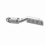 MagnaFlow Direct Fit Catalytic Converter 02-04 Volkswagen Passat 4.0L