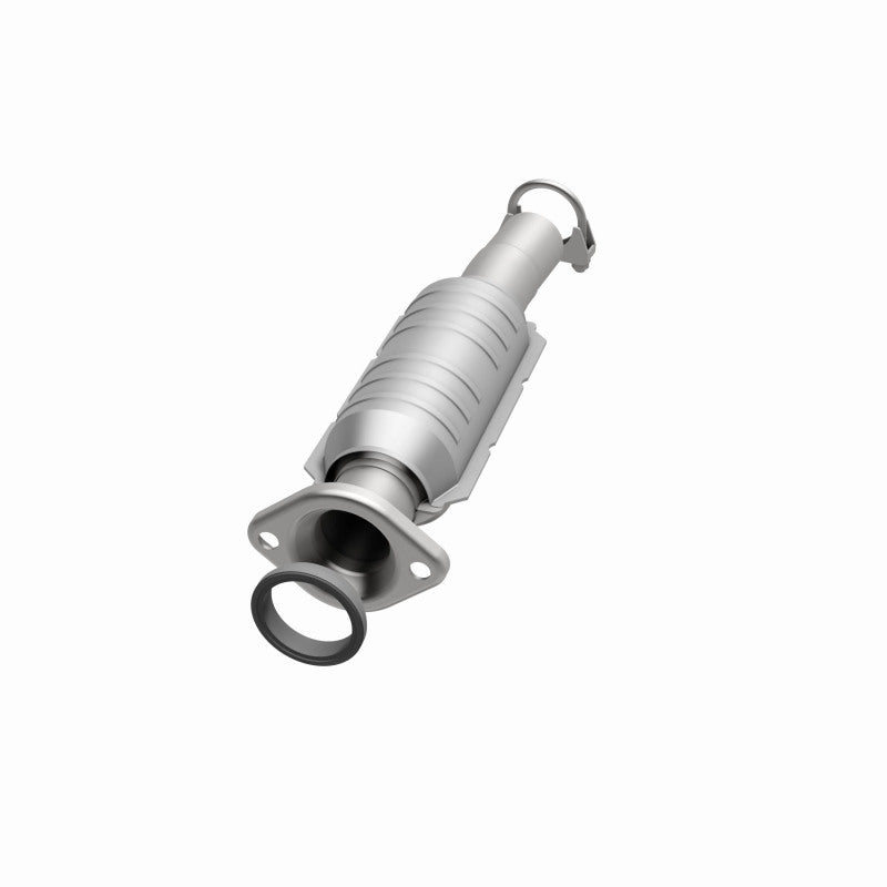 MagnaFlow Direct Fit Catalytic Converter 04-06 Toyota Sienna 3.3L AWD Rear