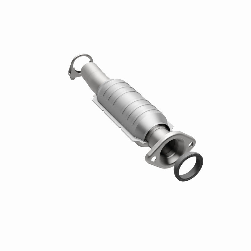 MagnaFlow Direct Fit Catalytic Converter 04-06 Toyota Sienna 3.3L AWD Rear