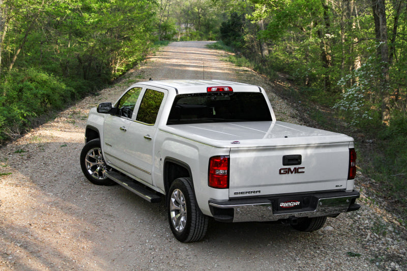 UnderCover 17-18 GMC Sierra 1500 (19 Limited) 5.8ft Lux Bed Cover - Gasoline