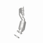 MagnaFlow Direct Fit Catalytic Converter 02-04 VW Passat 4.0L