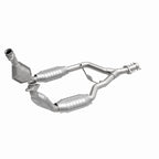 MagnaFlow Direct Fit Catalytic Converter 96-98 Ford Mustang 3.8L
