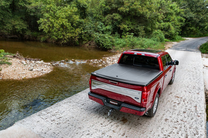 UnderCover 19-20 Chevy Silverado 1500 6.5ft SE Bed Cover - Black Textured