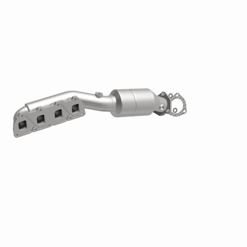 MagnaFlow Direct Fit Catalytic Converter 02-04 Volkswagen Passat 4.0L