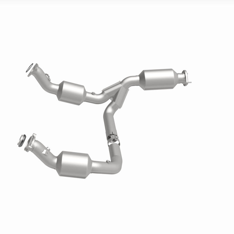 MagnaFlow 2021 Chevrolet Express 2500 4.3L Underbody Direct-Fit Catalytic Converter