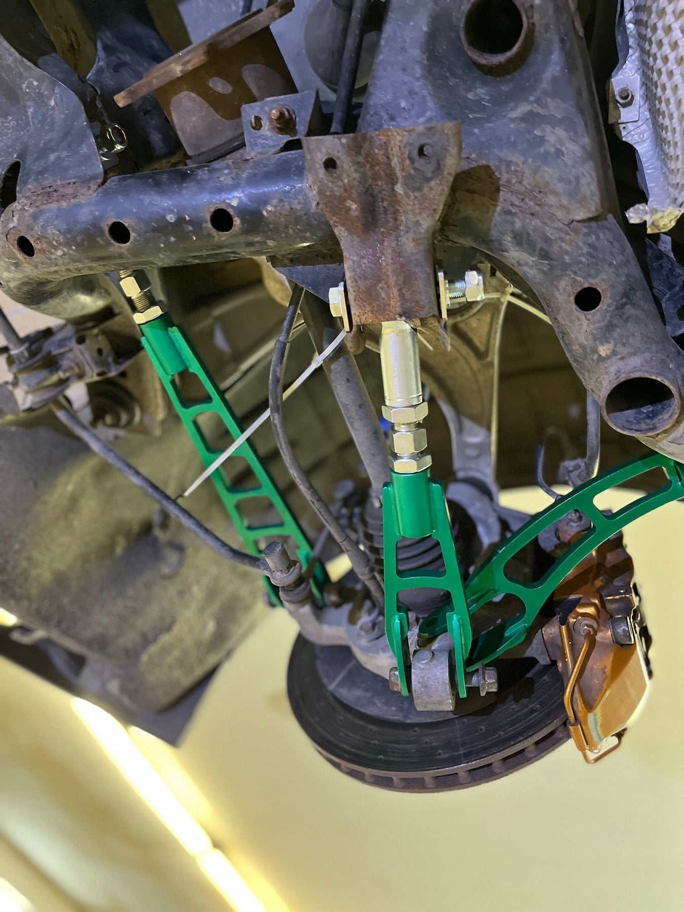 FDF RaceShop - NISSAN R35 GTR REAR TRACTION ARMS